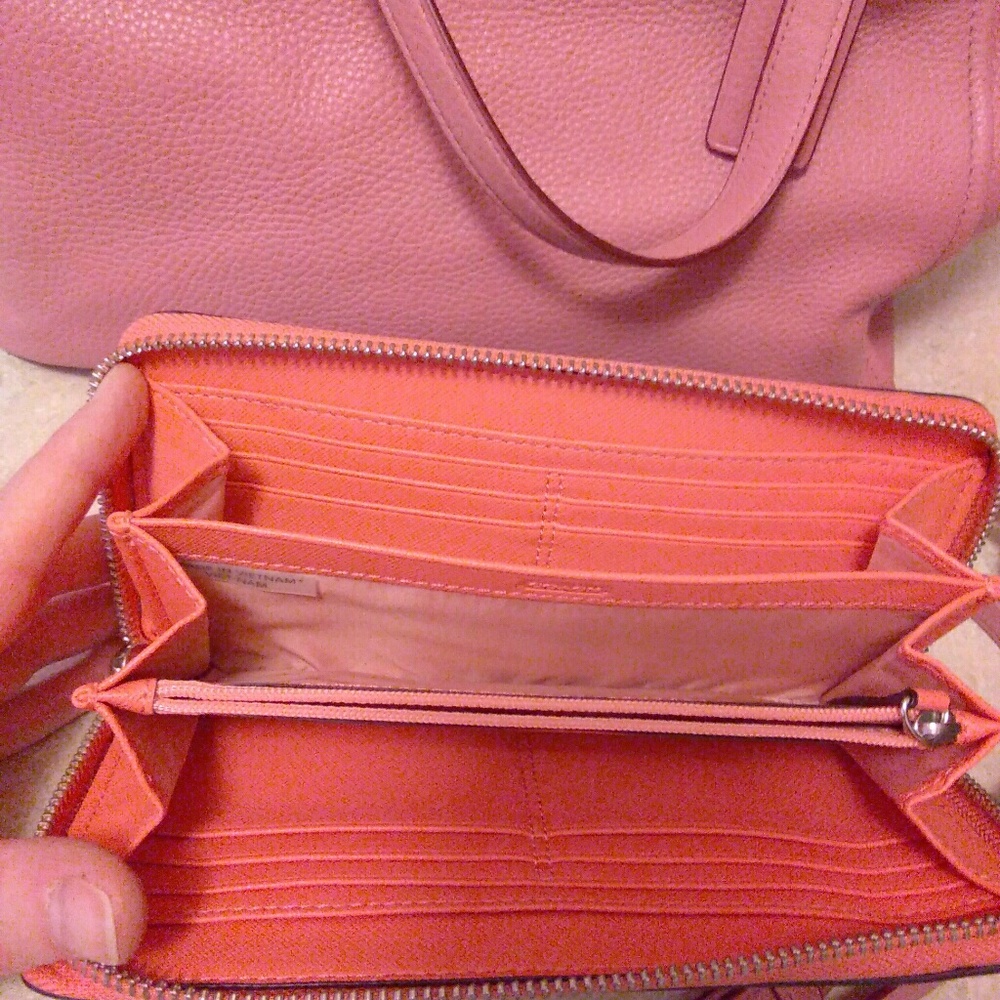 SOLD-Coach Set - Picture 6 of 8